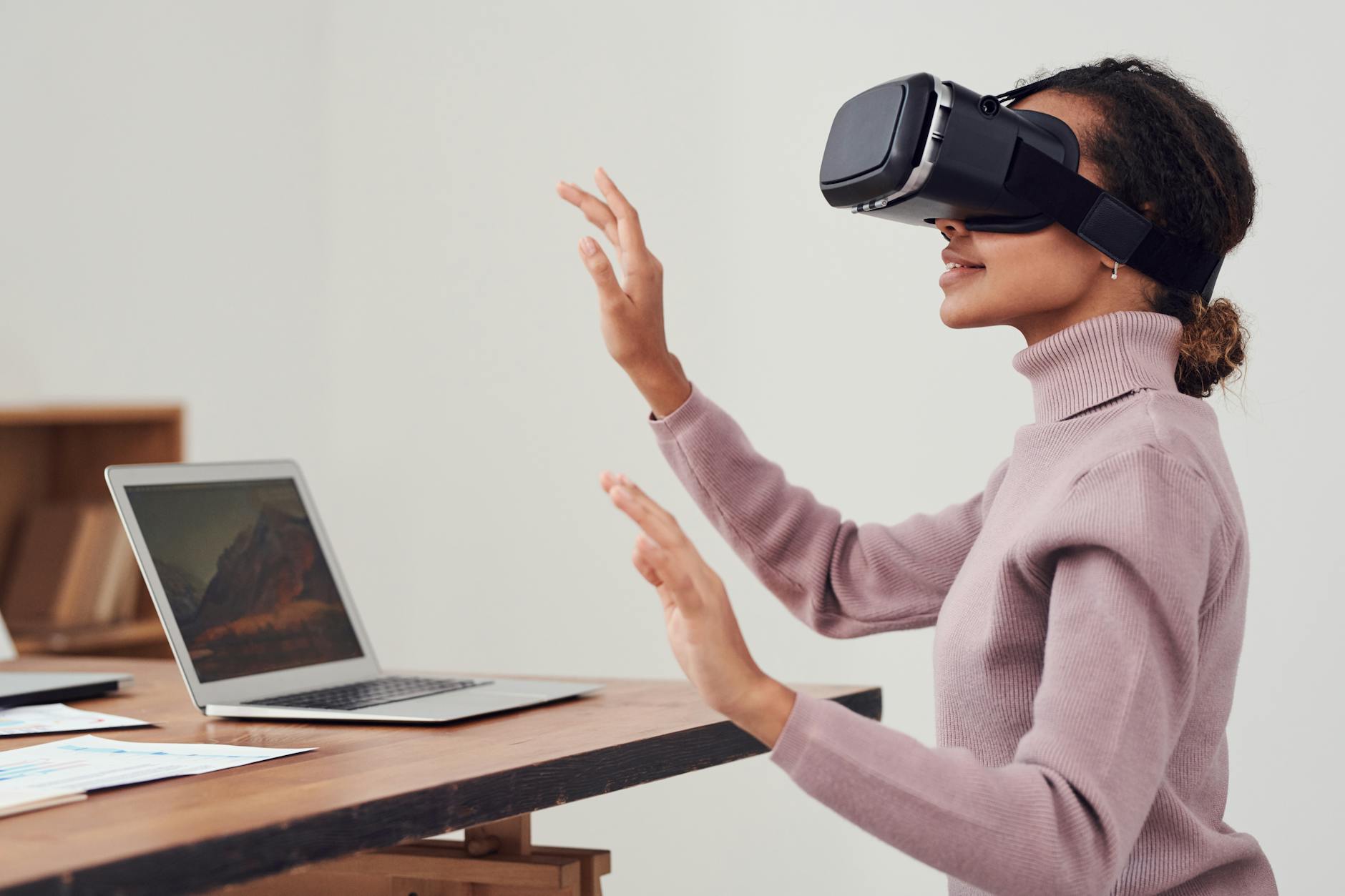 Implementing VR Training – Revolutionizing Workplace Learning